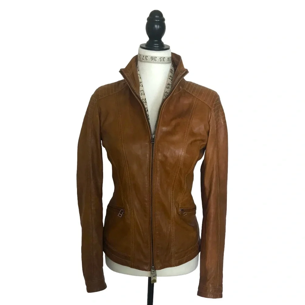 Danier leather jacket - Picture 1 of 7